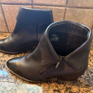 Sole Society Boots Womens  SO-NICKELLE 9M Ankle Booties Black Leather